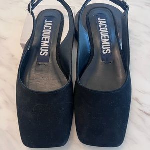 JACQUEMUS
Suede Slingback Flats